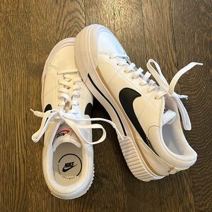 Nike Court Legacy Lift